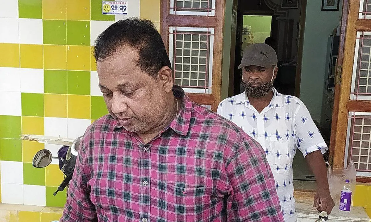  ଭିଜିଲାନ୍ସ ପଞ୍ଝାରେ କୋଟିପତି କନିଷ୍ଠ ଯନ୍ତ୍ରୀ, ୨ କୋଟିର ସମ୍ପତ୍ତି ତାଲିକା, ନଗଦ ୬୦ଲକ୍ଷ ୯୦ହଜାର ଜବତ