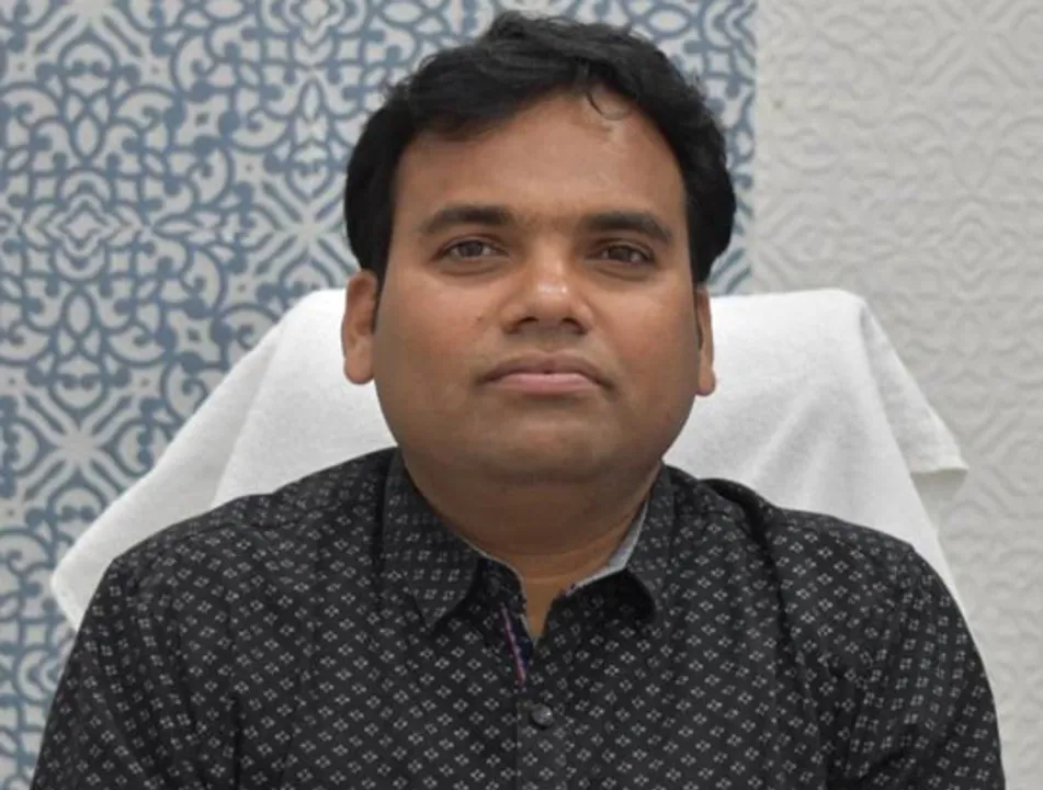  ୧୭ ଟନ୍‌ ଜବତ କାଜୁ ଚଞ୍ଚକତା ମହଙ୍ଗା ପଡ଼ିଲା : ମୋହନା ବିଡ଼ିଓ ବ˚ଶୀଧର ଖୋସ୍‌ଲା ନିଲମ୍ବିତ