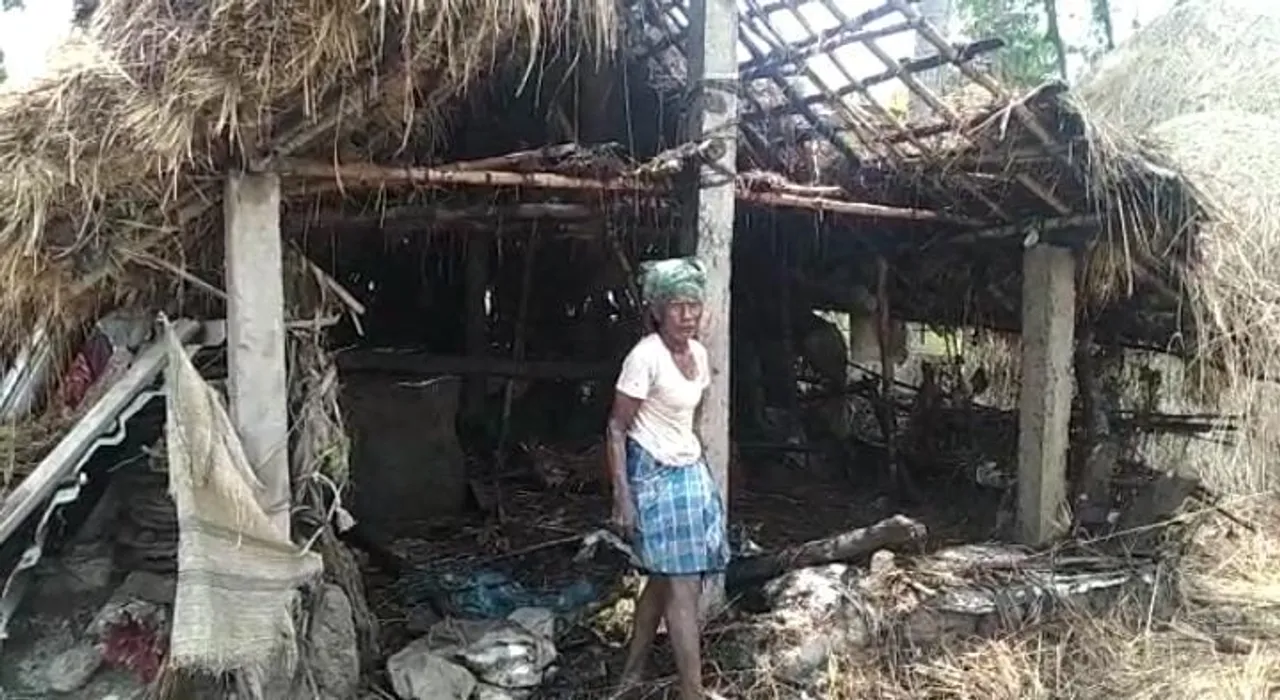  ନିଆଁ ଲାଗି ଦୁଇ ବଖରା ଜଳିିଗଲା