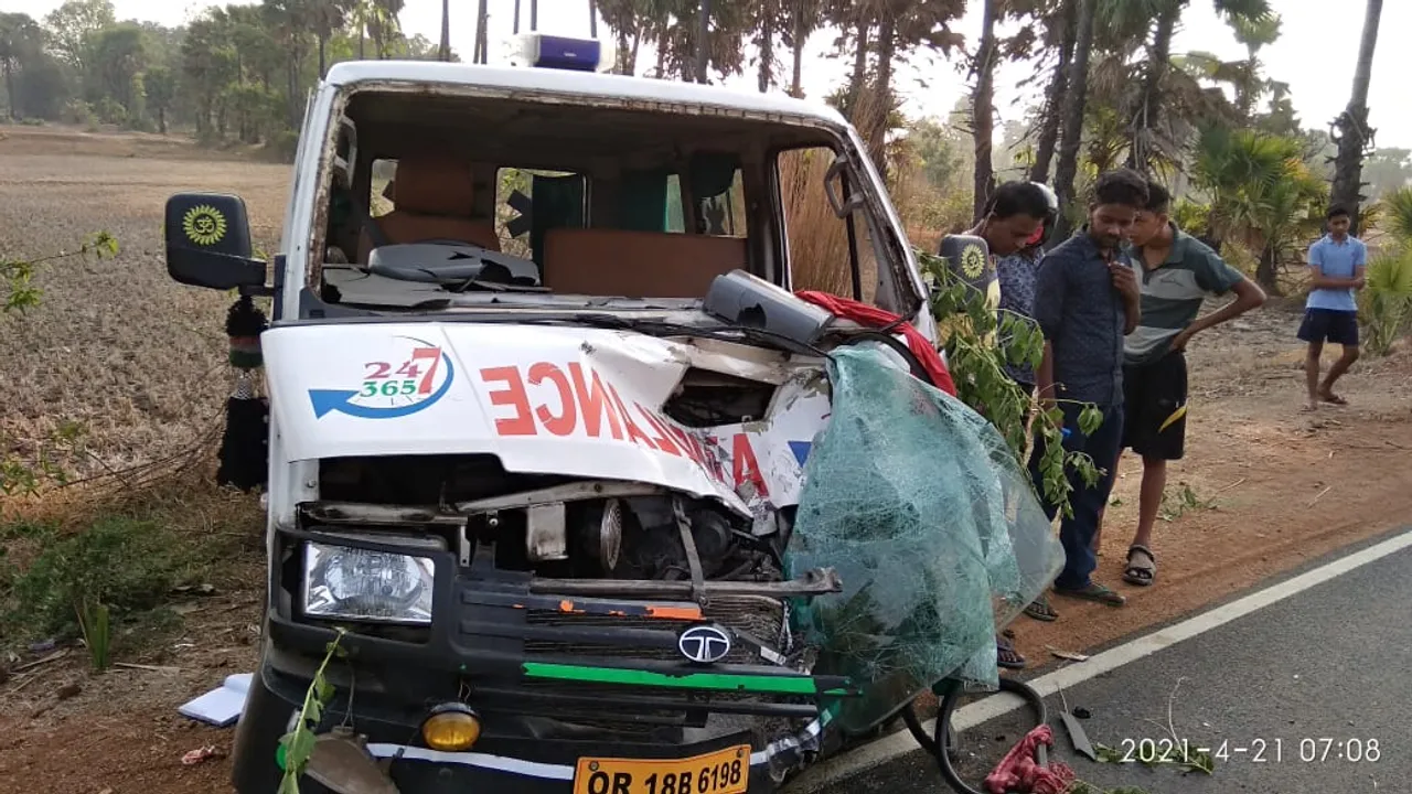  ଆମ୍ବୁଲାନ୍ସ ସହ ବାଇକ ମୁହାଁମୁହିଁ ଧକ୍କା, ୩ଗୁରୁତର