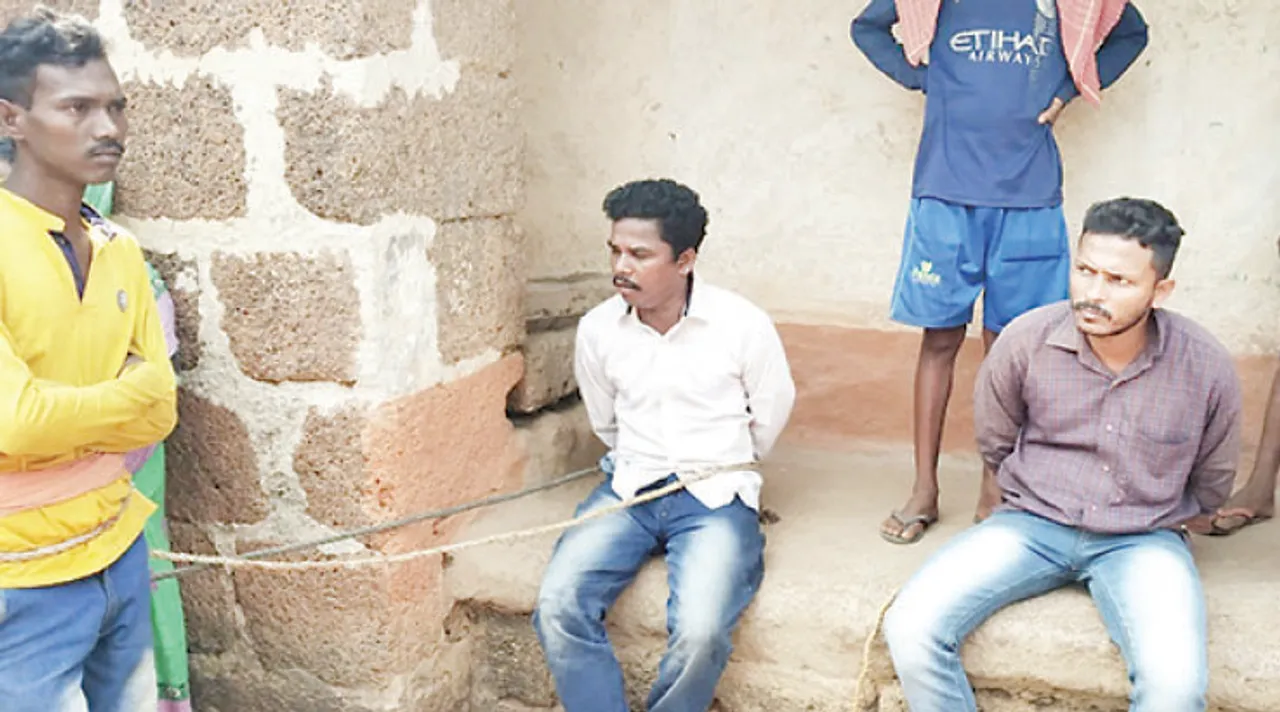  ମଦବେପାରୀଙ୍କୁ ବାନ୍ଧିଲେ ଗାଁ ମହିଳା, ମହିଳା ବେପାରୀଙ୍କ ସମେତ ୩ ଗିରଫ