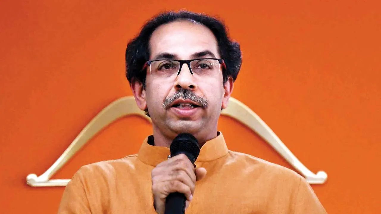  ରାଜ୍ୟପାଳ ସୀମା ଟପିଯାଇଛନ୍ତି: ଠାକ୍‌ରେ