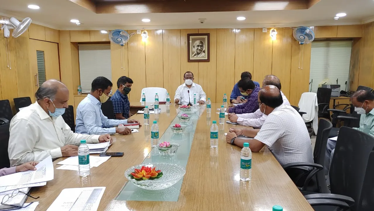  କୋଭିଡ୍ ପରିସ୍ଥିତି ସମ୍ପର୍କରେ କେନ୍ଦ୍ରାଂଚଳ ରାଜସ୍ୱ ଆୟୁକ୍ତଙ୍କ ସମୀକ୍ଷା