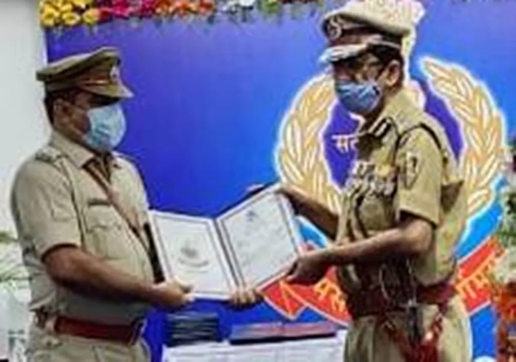 ପୁଲିସ୍ ଡିଜି’ଙ୍କ ଦ୍ବାରା ସମ୍ମାନିତ ହେଲେ ବାରିପଦା ଟାଉନ୍ ଥାନା ଅଧିକାରୀ