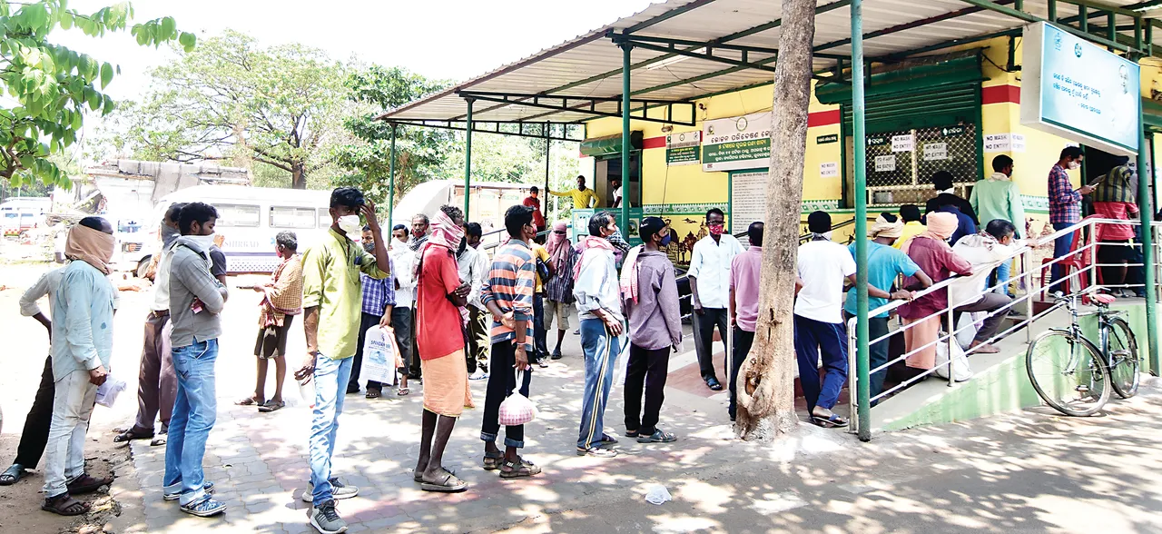  ଲକ୍‌ଡାଉନ୍‌ରେ ସବୁ ଆହାର କେନ୍ଦ୍ର ଖୋଲା ରହିବ; ଆହାର କେନ୍ଦ୍ରରେ ଖାଇବା ମନା, କେବଳ ପାର୍ସଲ ଦିଆଯିବ