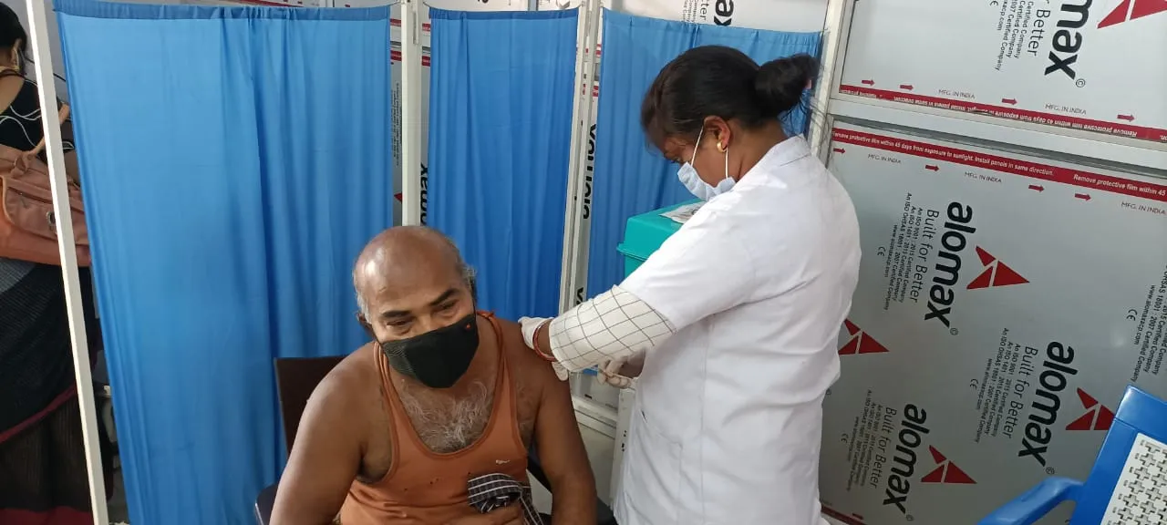  ପ୍ରଥମ ଦିନରେ ତିନୋଟି କେନ୍ଦ୍ରରେ ୭୯୦ଜଣଙ୍କୁ ଦିଆଗଲା କୋଭିଡ୍ ଟିକା 