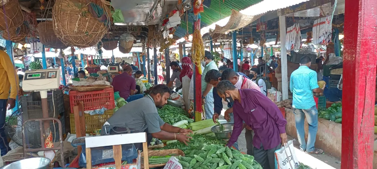  ସଟ୍ଡାଉନ୍ ଆଜିରୁ: ବଜାରରେ ଭିଡ଼ ପ୍ରବଳ