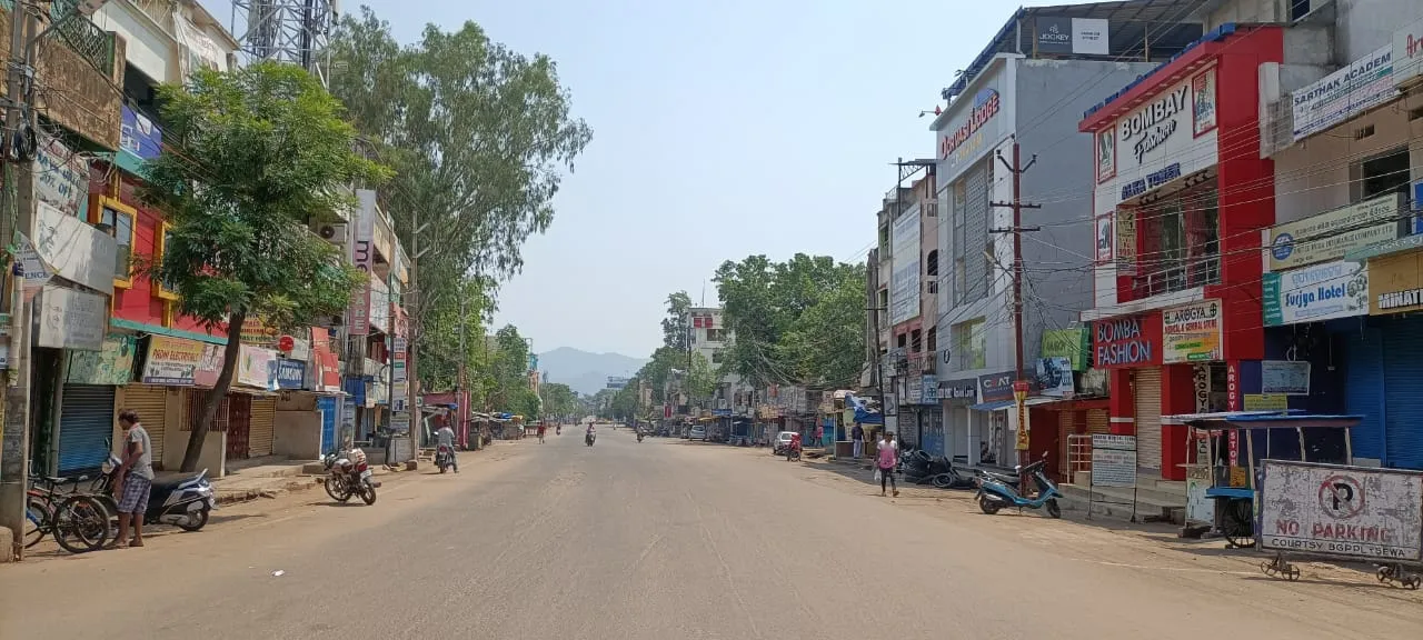  ସପ୍ତାହନ୍ତ ସଟ୍ ଡାଉନ୍ ଦ୍ବିତୀୟ ଦିନ: ସହର ଖାଁ ଖାଁ, ଆଜି ସଂଧ୍ୟା ୬ରୁ ନାଇଟ୍ କର୍ଫ୍ୟୁ