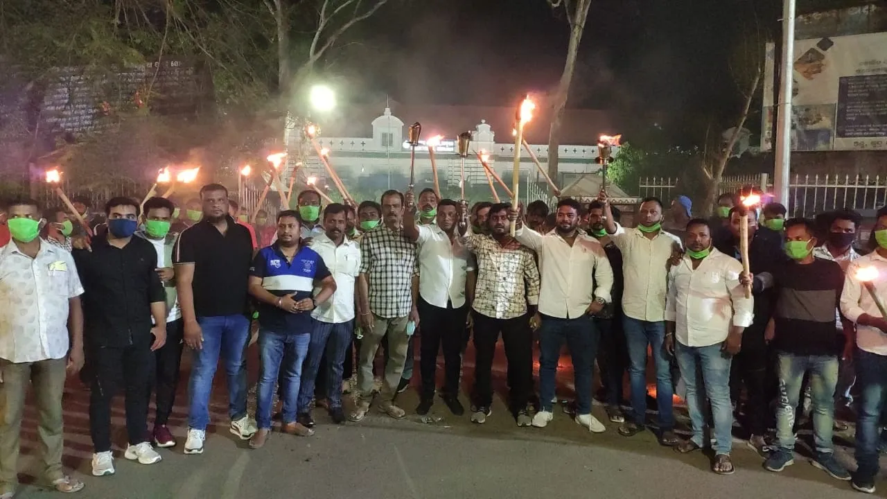  ମେଗା ଷ୍ଟିଲ୍‌ପ୍ଲାଣ୍ଟ ଦାବିରେ ମଶାଲ ଶୋଭାଯାତ୍ରା