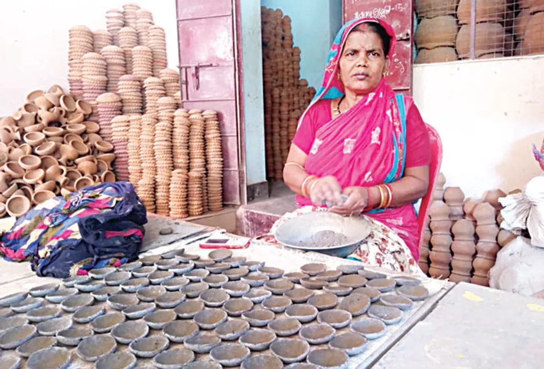 କରୋନା ଛାଟରେ ଛଟପଟ: ମାଟିରେ ମିଶିବା ଯାଏ ସଂଘର୍ଷ କରିବି