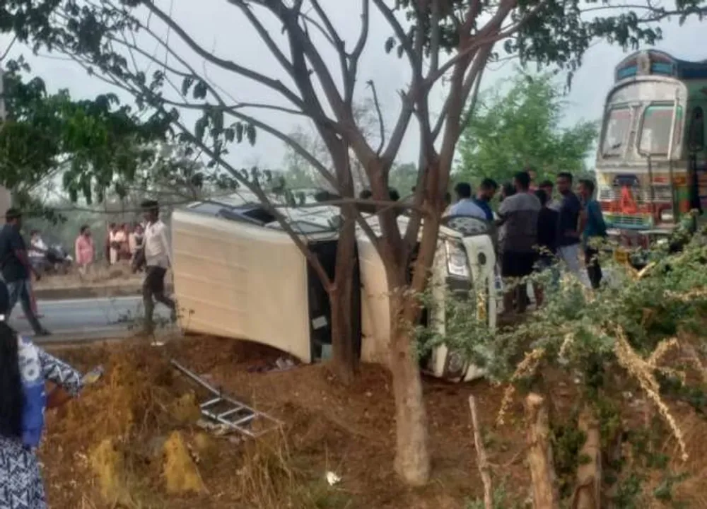  ଯାଞ୍ଚ ବେଳେ ଆର୍‌ଟିଓ ଗାଡ଼ିକୁ ପିଟିଲା ଟ୍ରକ୍‌, ଚାଳକ ମୃତ