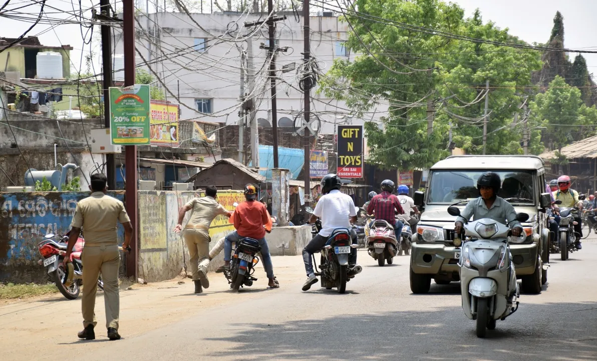  ମୋଟର ଯାନ ଉପରେ କଡ଼ା ନଜର, ଗୋଟିଏ ଦିନରେ ୪ ଲକ୍ଷ ଜରିମାନା ଆଦାୟ