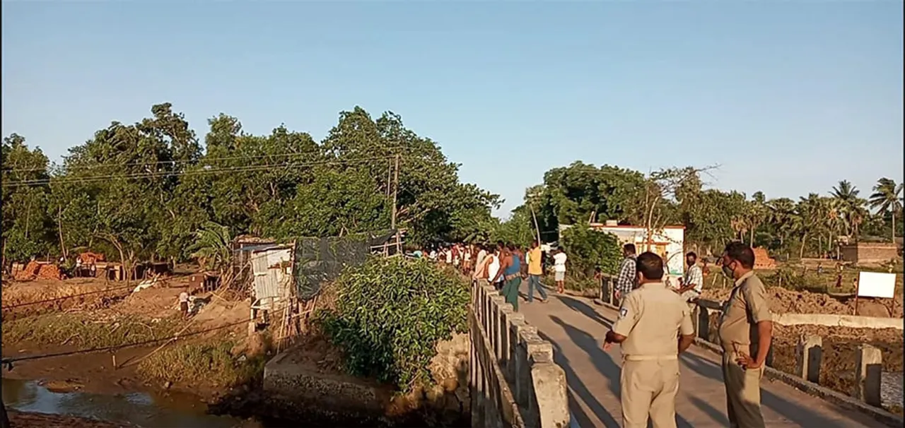  ମଶାଣିକୁ ନେଇ ବିବାଦ: ଶବ ସଂସ୍କାର ହୋଇପାରୁନି, କ୍ରୀଡ଼ାମନ୍ତ୍ରୀଙ୍କ ପଞ୍ଚାୟତରେ ଶବ ପଡ଼ିରହିଲା ୭ ଘଣ୍ଟା