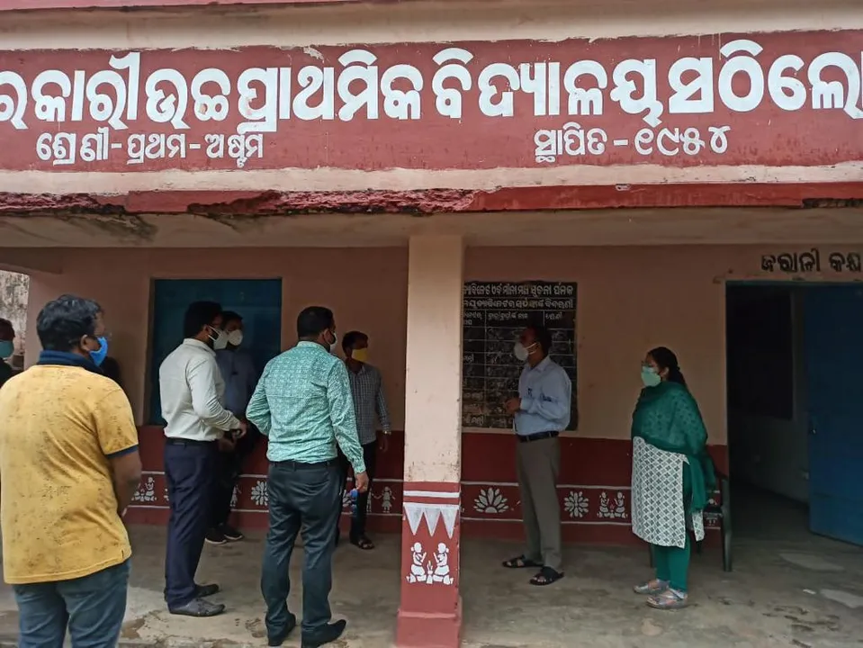  ବାତ୍ୟା ୟାସକୁ ନେଇ ପ୍ରଶାସନିକ ତତ୍ପରତା, ବାରିପଦାରେ ପହଞ୍ଚି ସ୍ଥିତି ସମୀକ୍ଷା କଲେ ସୁରେଶ ବଶିଷ୍ଠ