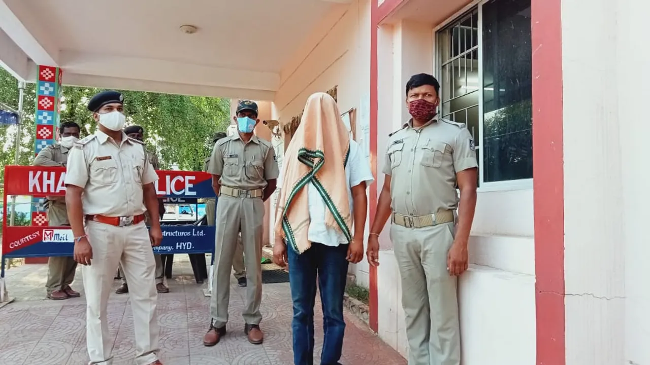  ବ୍ୟାପକ ପରିମାଣରେ ବିସ୍ଫୋରକ- ନଗଦ ୩୦ ହଜାର ଟଙ୍କା ଜବତ, ଜଣେ ଗିରଫ