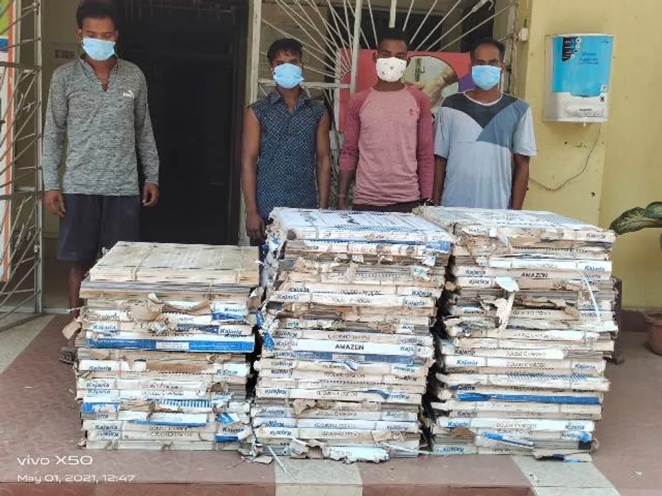  ଟାଇଲ୍ ଚୋରି କରି ୪ ଗିରଫ
