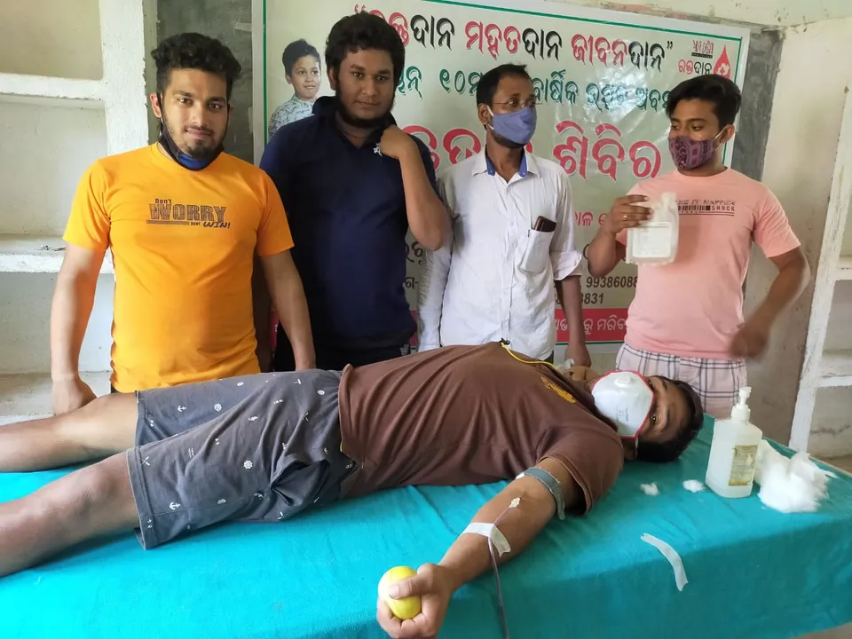  ଜନ୍ମଦିନରେ ୫୧ଜଣ ଶୁଭେଛୁ କଲେ ରକ୍ତଦାନ