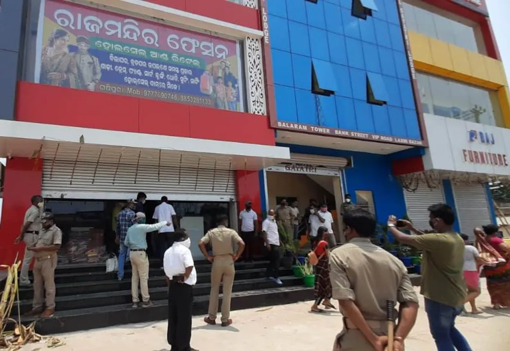  ପୋଷାକ ଦୋକାନ ସିଲ୍‌, ଲକ୍ଷେ ଟଙ୍କା ଜରିମାନା