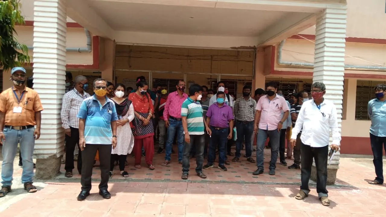  ଶାମାଖୁଣ୍ଟା ବିଡ଼ିଓଙ୍କୁ ଆକ୍ରମଣ ଘଟଣା: କର୍ମଚାରୀଙ୍କ କଲମ ଛାଡ଼ ଆନ୍ଦୋଳନ।