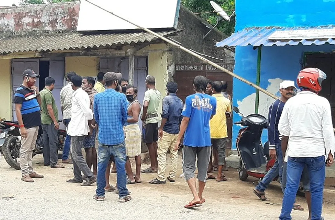  ଲକ୍‌ଡାଉନରେ ମଦ ଦୋକାନରେ ଭିଡ଼