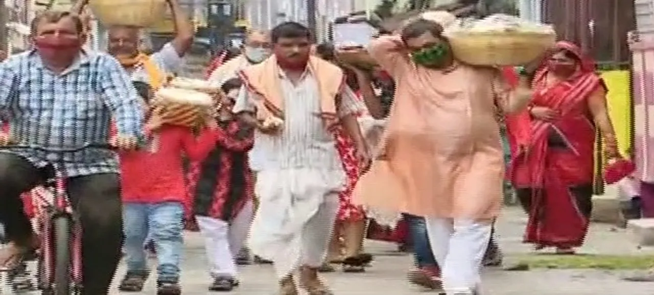  ଆସନ୍ତାକାଲି ଦେବଦମ୍ପତିଙ୍କ ବିବାହ: ଝିଅ ବାହାଘର ପାଇଁ ପାର୍ବତୀଙ୍କ ମାମୁଁ ଘରୁ ଆସିଲା ମଉଳା ଭାର