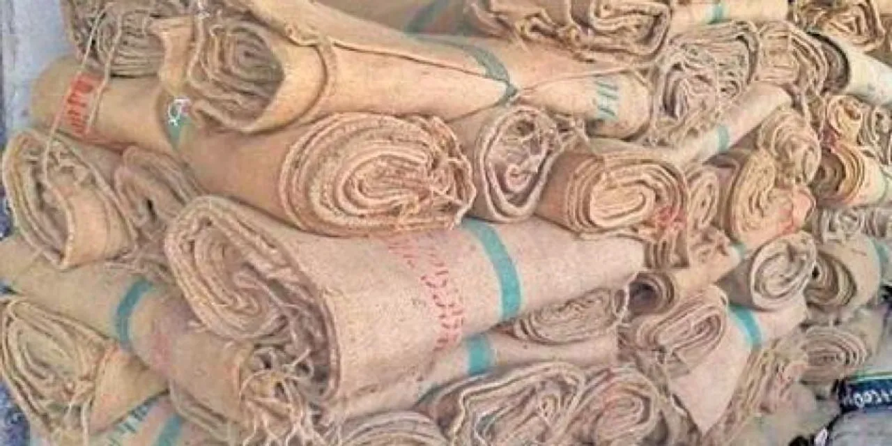  ଯୋଗାଣ ବିଭାଗର ଆଉ ଏକ ଦୁର୍ନୀତି: କଣ୍ଟ୍ରୋଲ ଦୋକାନୀଙ୍କ ବୁରା ଟଙ୍କା ଖାଉଛି କିଏ ?