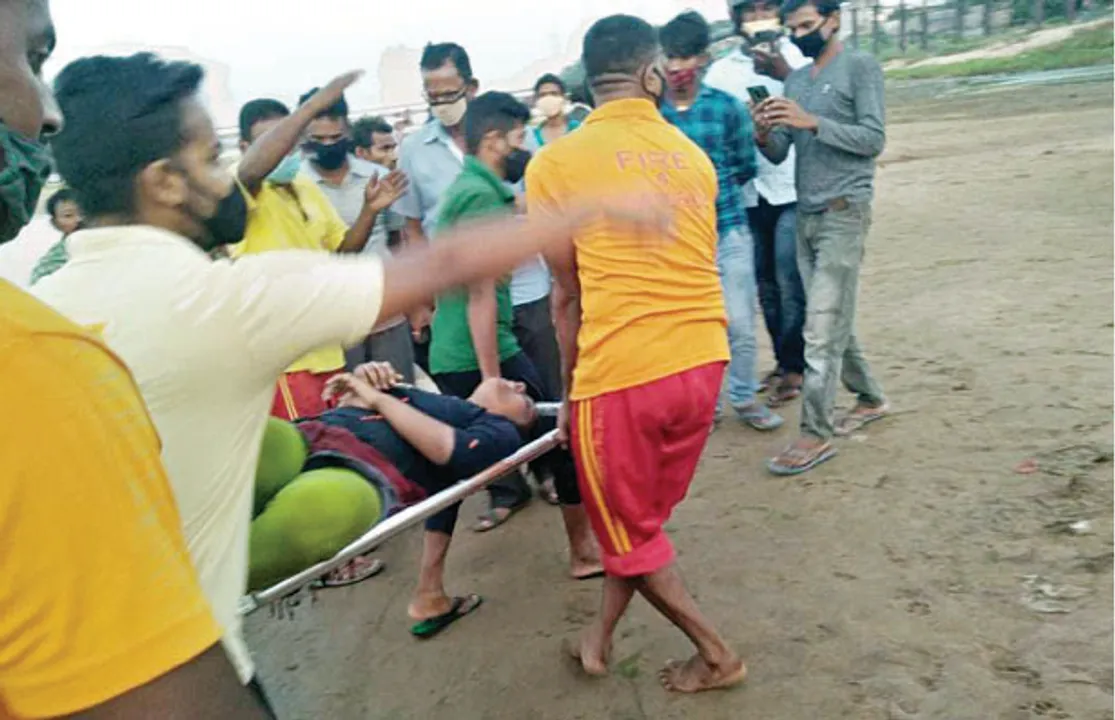  ମହାନଦୀକୁ ଡେଇଁ ପଡ଼ିଲେ ଦମ୍ପତି