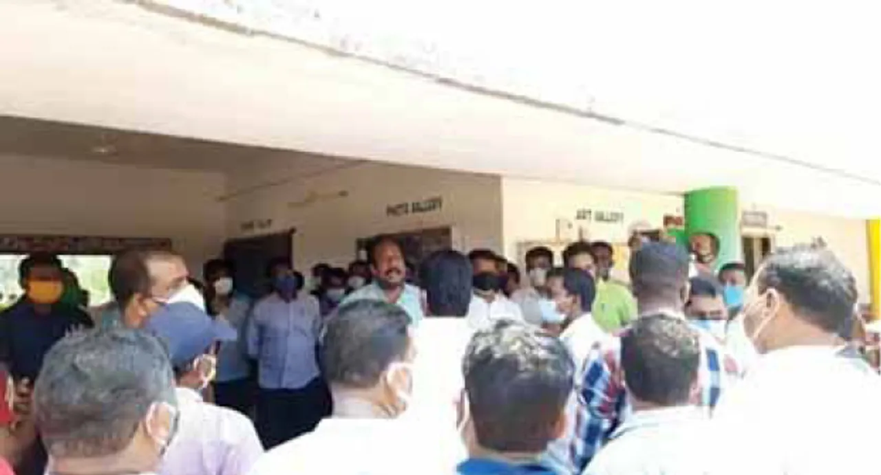  କୋଭିଡ୍‌ କେୟାର କେନ୍ଦ୍ର ଉଦ୍‌ଘାଟନରେ ତୁମୁଳକାଣ୍ଡ, ସାଂସଦ-ବିଧାୟକ ମୁହାଁମୁହିଁ