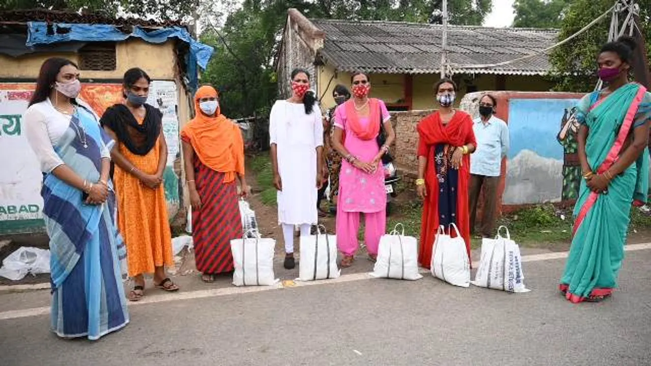  ରାଉରକେଲା ମହାନଗର ନିଗମ ପକ୍ଷରୁ କିନ୍ନରମାନଙ୍କୁ ରାସନ ବଣ୍ଟନ