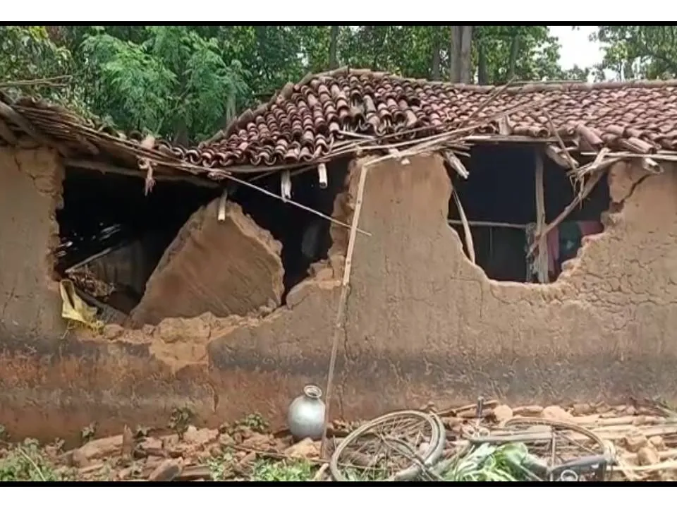  ଘର ଚୂର୍ ମାର କରିଦେଲେ ହାତୀପଲ