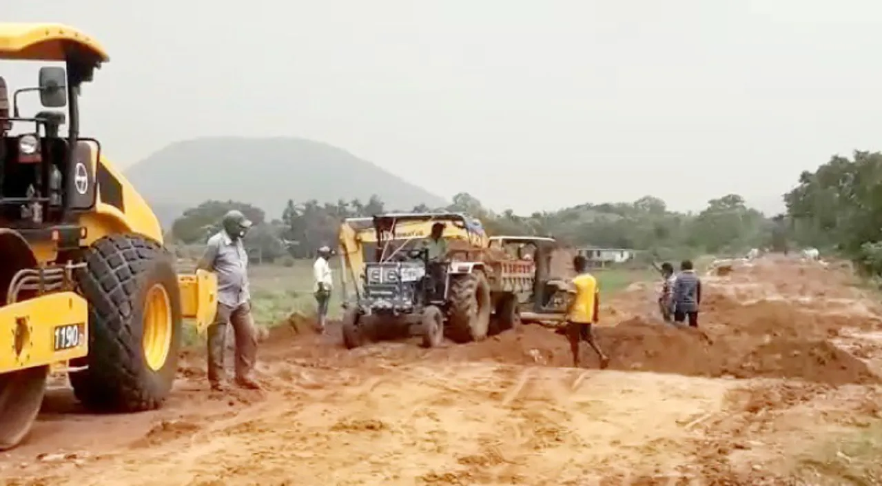  ଯାଜପୁରରେ ମନରେଗା ମହାଦୁର୍ନୀତି: ଚୋରି ହେଉଛି ପ୍ରକଳ୍ପ, ବସିରହୁଛନ୍ତି ଶ୍ରମିକ
