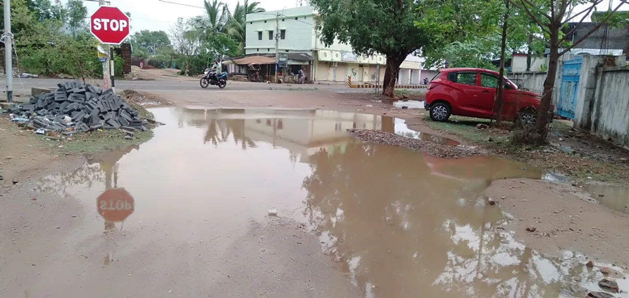  ସାମାନ୍ୟ ବର୍ଷାରେ ବନ୍ୟା ସଦୃଶ କଣ୍ଟାମାଳ ରାସ୍ତା, ଭୁଶୁଡ଼ି ପଡ଼ିଛି ଡ୍ରେନେଜ ବ୍ୟବସ୍ଥା