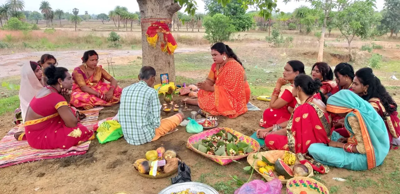  ସେବାକାରୀ କିନ୍ନର ସଂଘ ପକ୍ଷରୁ ସାବିତ୍ରୀ ବ୍ରତ