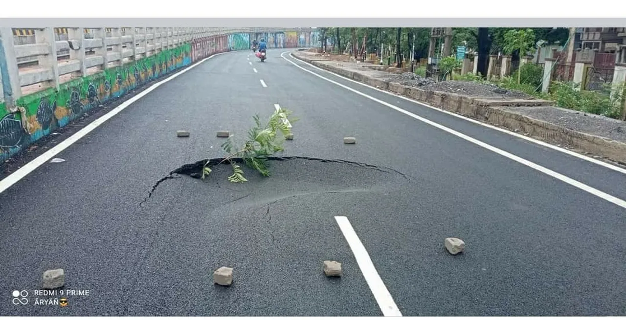  ସ୍ମାର୍ଟ ସିଟିର ସ୍ମାର୍ଟ ରୋଡ ନାଁରେ ହରିଲୁଟ୍ ମସୁଧା: ନିର୍ମାଣ ସରିନି ଅସରାଏ ବର୍ଷାରେ ଫାଟିଲାଣି