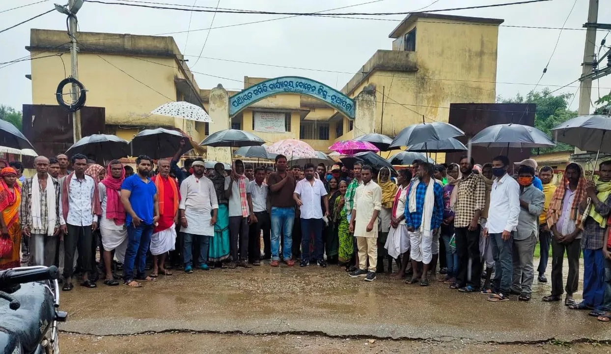  ବୋଡ଼େନ ବ୍ଲକ୍‌ ଅଫିସ୍‌ ଘେରିଲେ ଦଳିତ ଅଧିକାର ମଞ୍ଚ
