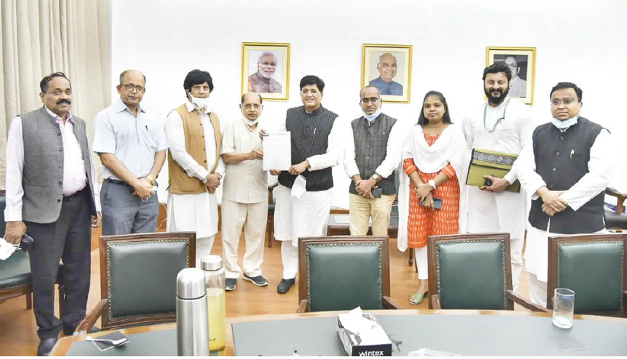  କେନ୍ଦ୍ର ଖାଉଟି ବ୍ୟାପାର ମନ୍ତ୍ରୀ ପୀୟୂଷ ଗୋୟଲଙ୍କୁ ଭେଟିଲେ ବିଜେଡି ସାଂସଦ