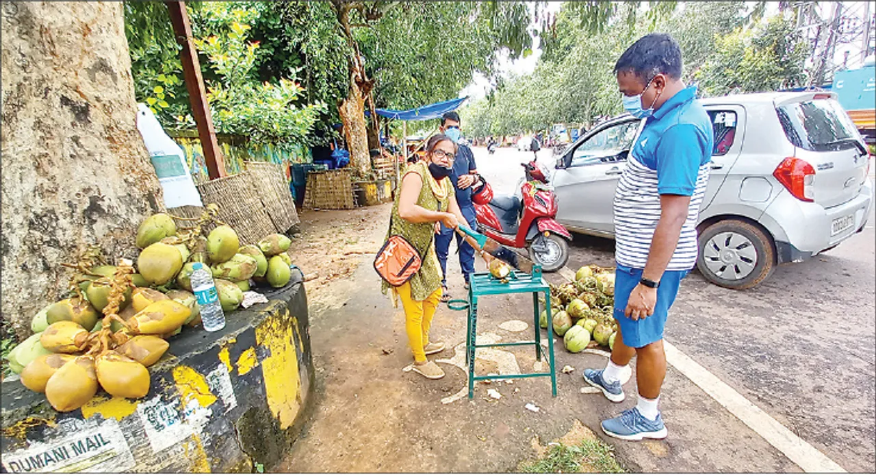  ତଥାପି ହାରିନାହାନ୍ତି କଣ୍ଡକ୍ଟର ମମିତା, ପଇଡ଼ ବିକି ଘର ଚଳାଉଛନ୍ତି