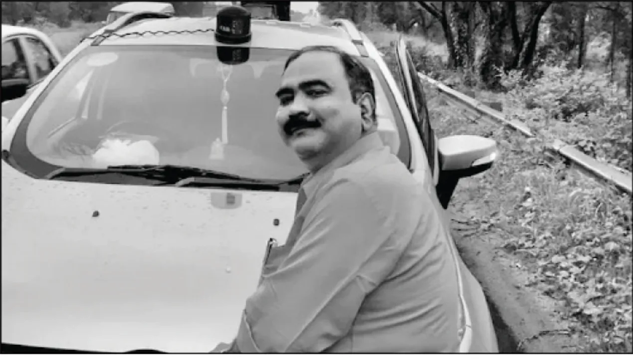  ସିବିଆଇ ଅଫିସର ପରିଚୟ ଦେଇ ଠକୁଥିବା ହାଇକୋର୍ଟ ଓକିଲ ଗିରଫ