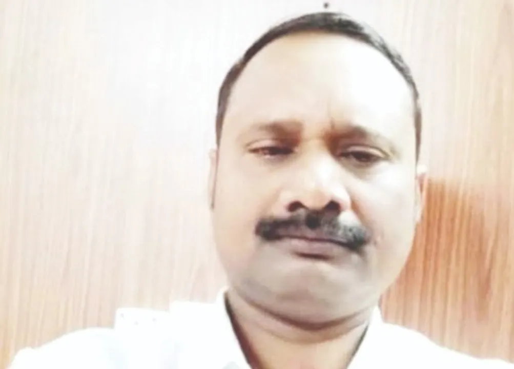  ମୃତ୍ୟୁ ସହ ଲଢ଼େଇ କରୁଛନ୍ତି କୋଭିଡ୍‌ ଆକ୍ରାନ୍ତ ଇଞ୍ଜିନିୟର, ଇକ୍‌ମୋ ଚିକିତ୍ସା ପାଇଁ ପରିବାର ଲୋକଙ୍କ ନିବେଦନ