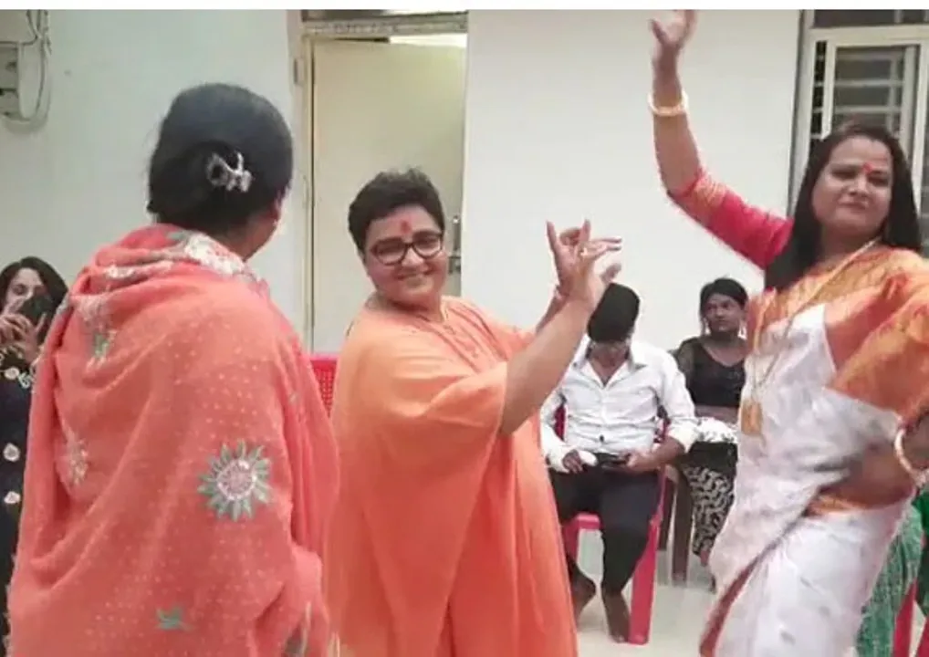  ପ୍ରଜ୍ଞାଙ୍କ ନୃତ୍ୟ କରୁଥିବା ଭିଡିଓ ସାମ୍ନାକୁ ଆସିଲା; କୋର୍ଟଙ୍କୁ କହିଥିଲେ, ‘ମୁଁ ଅସୁସ୍ଥ’