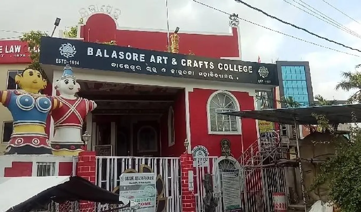  ବାଲେଶ୍ବର ଆର୍ଟ କଲେଜ କେଳେଙ୍କାରୀ ମାମଲା: ୨୧ଦିନ ପରେ ଜିଲ୍ଲା ପ୍ରଶାସନର ତନାଘନା