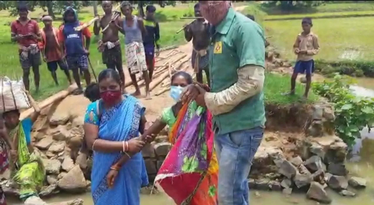 ପାଟଣାରେ ଜନନୀ ଯନ୍ତ୍ରଣା: ରାସ୍ତା ନ ଥିବାରୁ ୨ କିଲୋମିଟର ଚାଲିଲେ ଗର୍ଭବତୀ