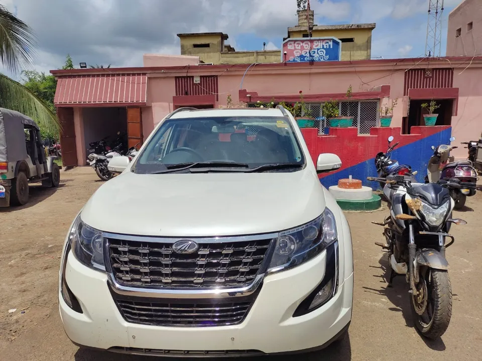  ନମ୍ବର ବିହୀନ ଏକ୍ସୟୁଭିରେ ଯାଉଥିଲା ଗଞ୍ଜେଇ: ୧୦୨ କିଲୋ ଗଞ୍ଜେଇ ସହ ଏକ୍ସୟୁଭି କାର ଜବତ