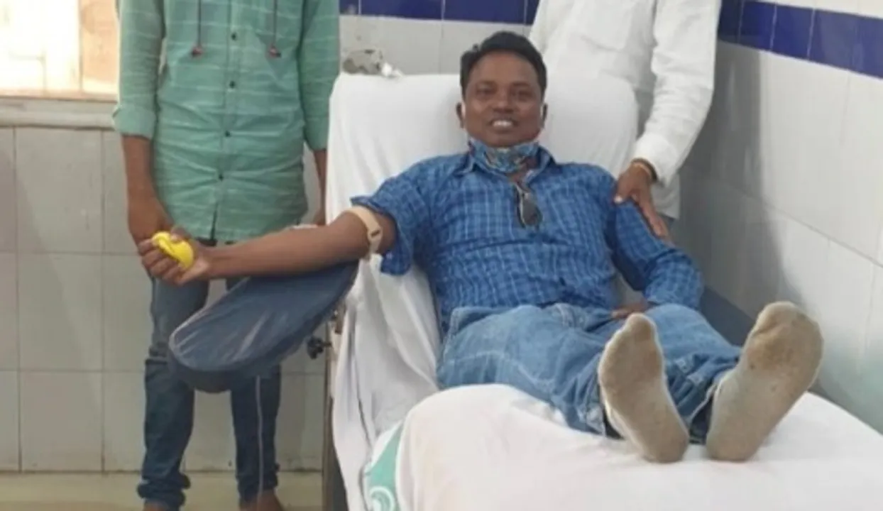  ୫ ରୋଗୀଙ୍କ ପାଇଁ ରକ୍ତ ଯୋଗାଡ଼ କଲେ ସମାଜସେବୀ