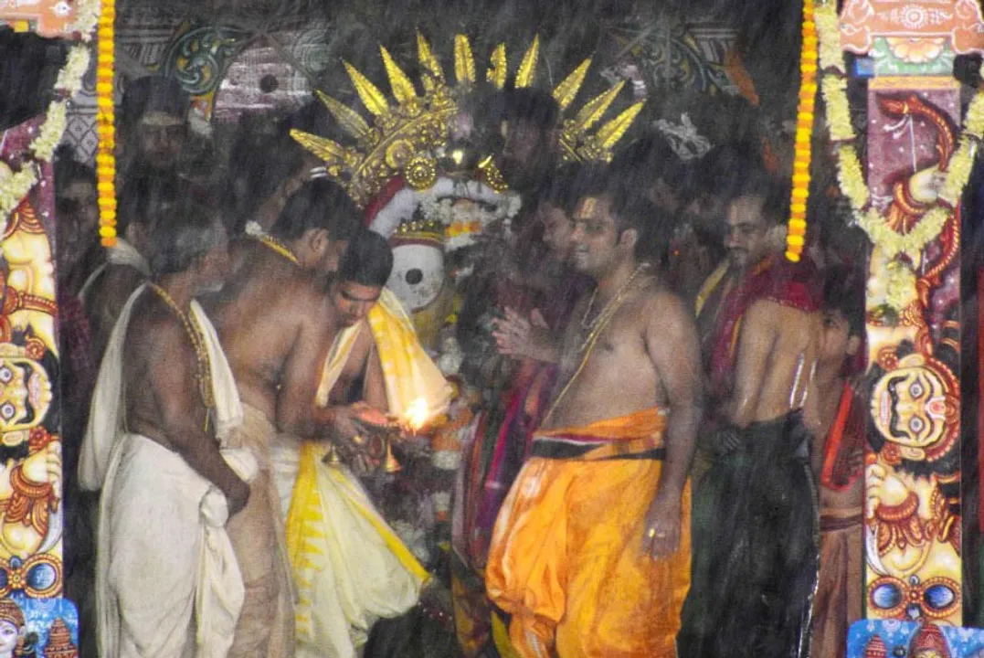  ମହାପ୍ରଭୁଙ୍କୁ ଲାଗିହେଲା ଭଙ୍ଗା କିରୀଟ