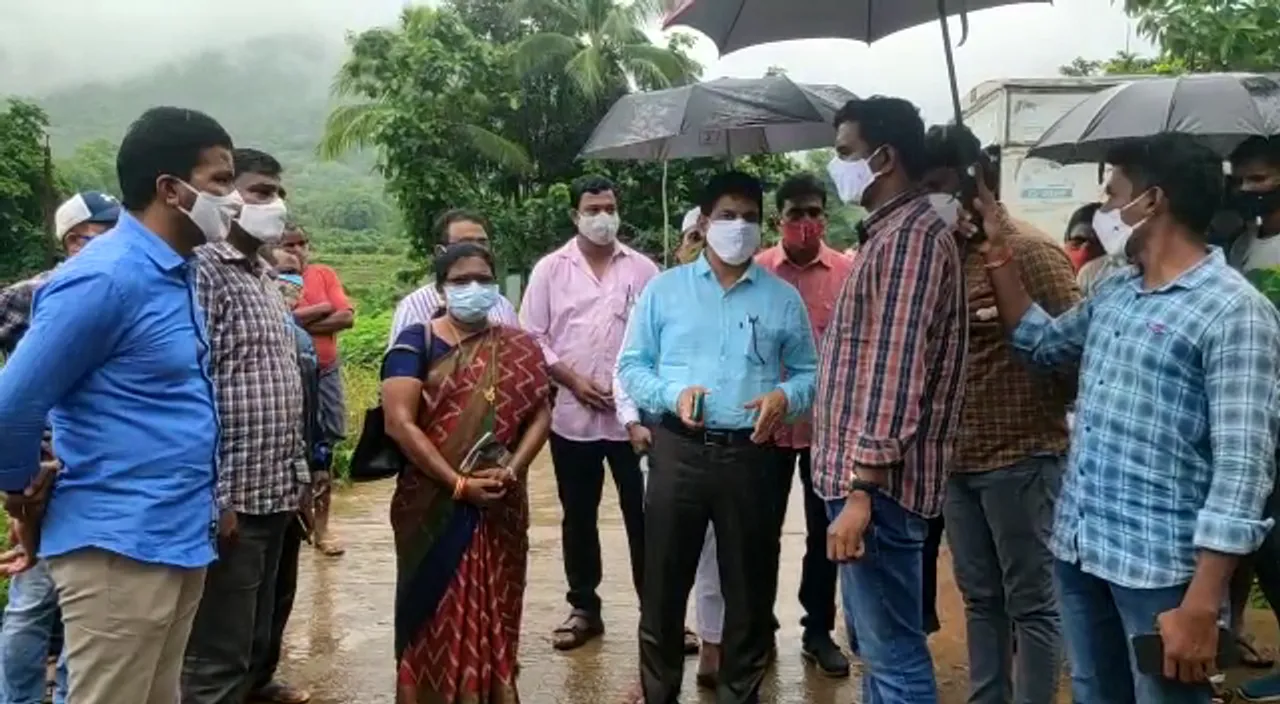  ପୁଣି ଆନ୍ଧ୍ରାର ଦାଦାଗିରି: ଉପର ସେମ୍ବିରେ ପଶି କଲା ଗ୍ରାମ ସଭା‌, ସଚିବାଳୟ ଷ୍ଟାଫଙ୍କ ସହ ଗ୍ରାମବାସୀଙ୍କ ବୈଠକ