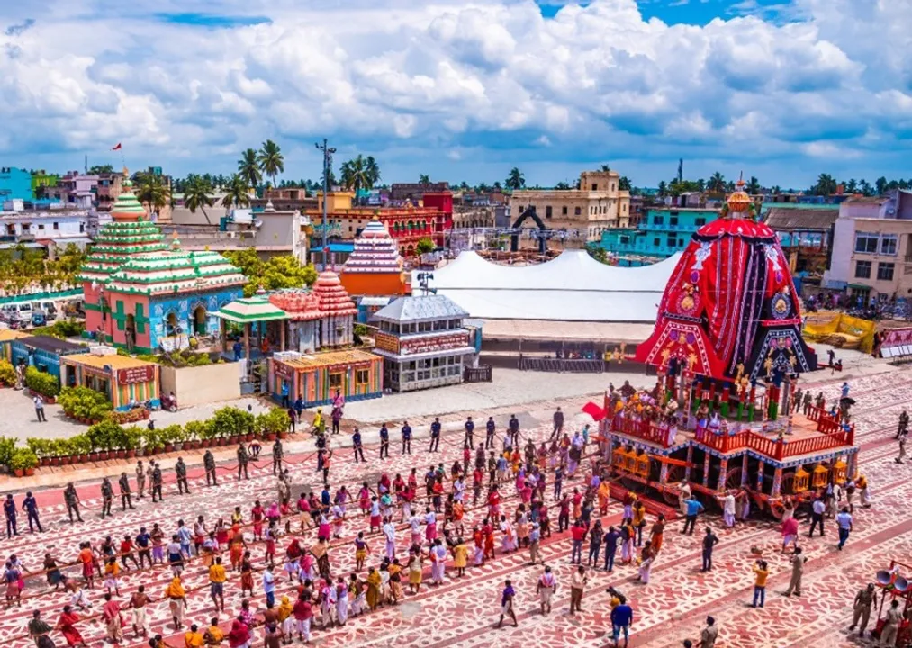  ରଥଯାତ୍ରା କଟକଣା ଭାଙ୍ଗି ଦର୍ଶନ: ଠିକାଦାର ସମେତ ୫ ଜଣଙ୍କ ନାଁରେ ମାମଲା