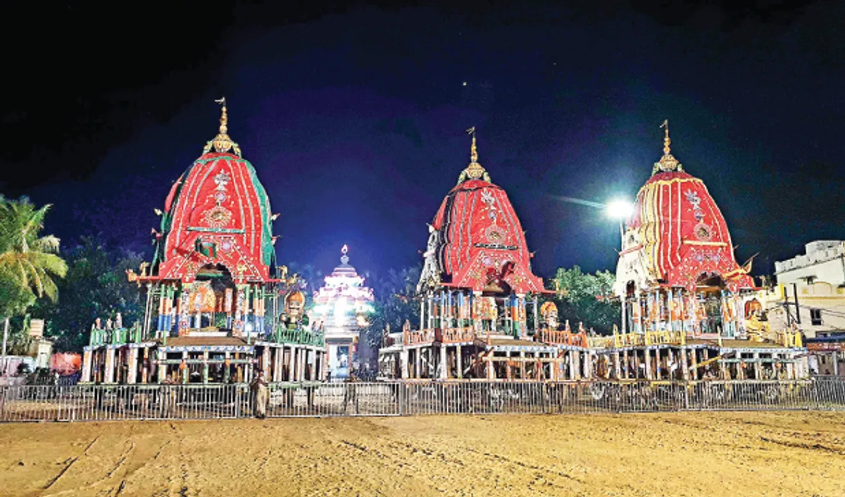 ବିନା ଭକ୍ତରେ ମହାପ୍ରଭୁଙ୍କ ସନ୍ଧ୍ୟା ଦର୍ଶନ, ସରିଲା ଆଡ଼ପ ଦର୍ଶନ