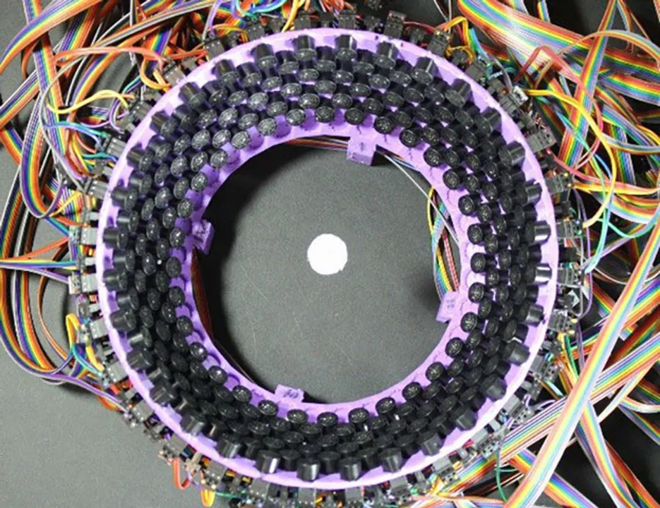  Physics World 