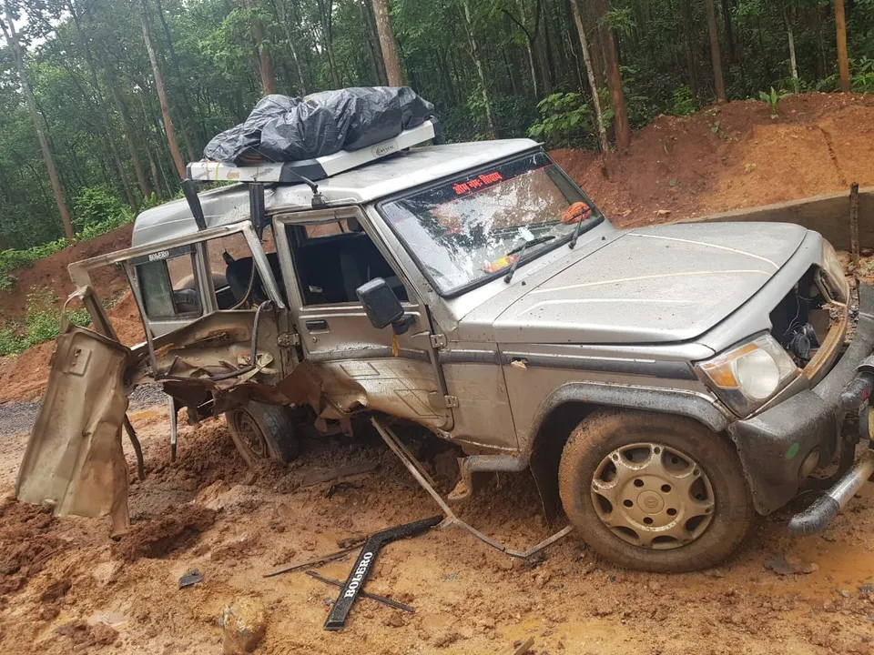  ନକ୍ସଲଙ୍କ ଲ୍ୟାଣ୍ଡମାଇନ ବିସ୍ଫୋରଣରେ ୨ ଜଣ ସାଧାରଣ ଲୋକ ଆହତ